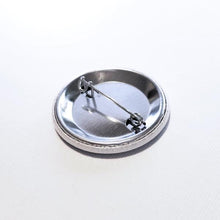Load image into Gallery viewer, 1.5&quot; Shaman King Pin-Back Button
